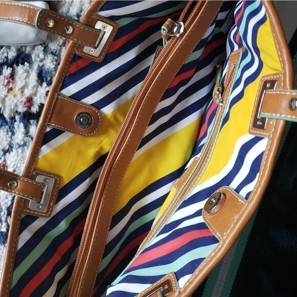 NINE West White Tote Bag with Small Purse Set Like New - Picture 3 of 8